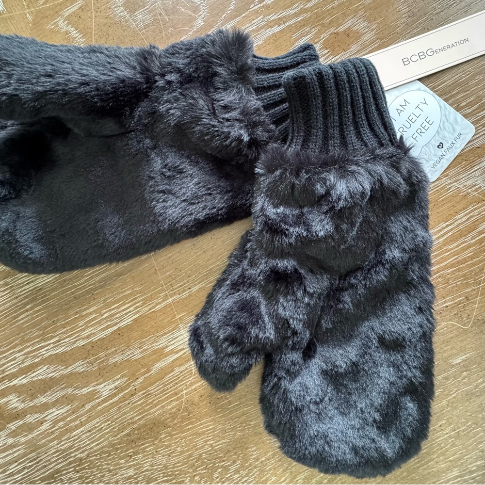 NWT BCBGeneration Black Faux Fur Mittens